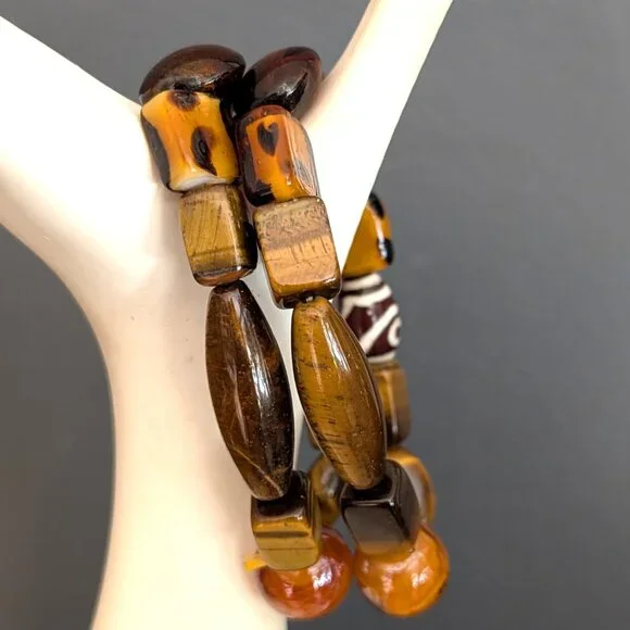 Pair of glass, bead and tiger's eye beaded stretch bracelets - Picture 3 of 12